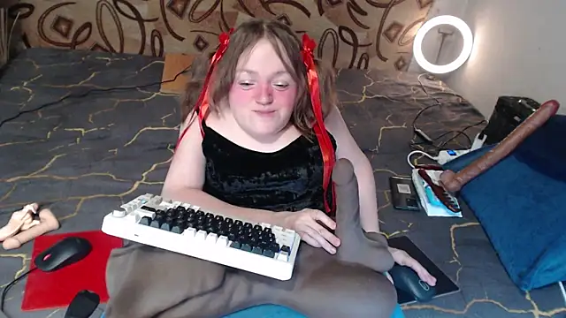 Snapshot of MiniNatalie chatting on March 7, 2025, 11:27 pm MiniNatalie online show from March 7, 2025, 11:27 pm