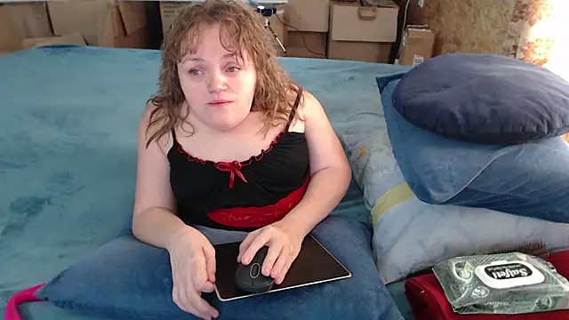 Snapshot of MiniNatalie chatting on September 12, 2025, 4:45 am MiniNatalie online show from September 12, 2025, 4:45 am