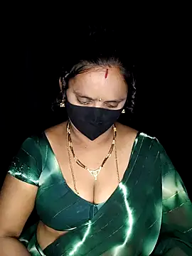 vintage-vibs online show from February 10, 2026, 6:40 pm