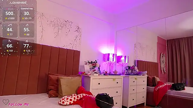 PinkySparks online show from December 15, 2025, 6:14 pm