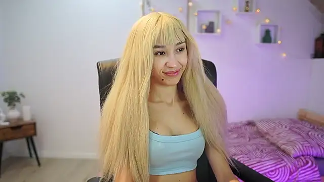 Amai  Liu online show from November 13, 2025, 6:56 pm