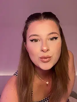 Mia-Minou online show from October 4, 2025, 10:50 am