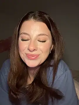 Mia-Minou online show from March 11, 2026, 10:48 pm