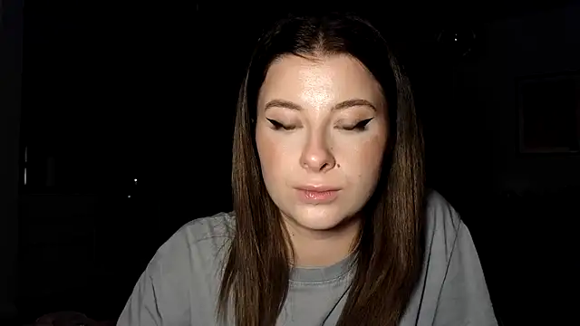 Mia-Minou online show from September 13, 2025, 7:36 pm