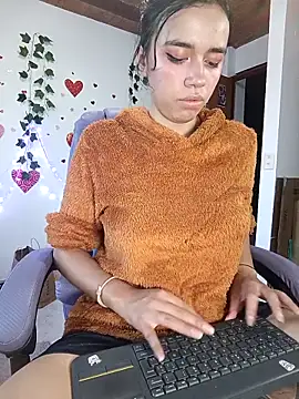 Snapshot of sophie_north chatting on February 21, 2026, 10:45 pm sophie north online show from February 21, 2026, 10:45 pm