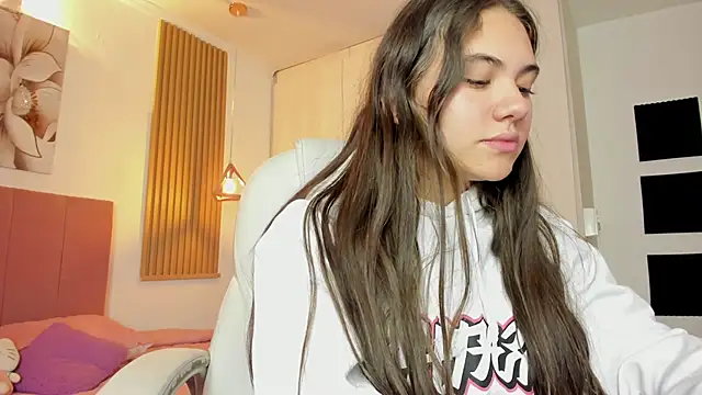 mia nevaeh online show from February 27, 2025, 9:04 pm