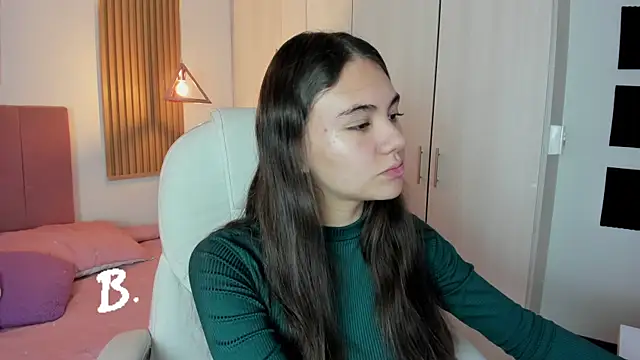 mia nevaeh online show from February 25, 2025, 9:04 pm