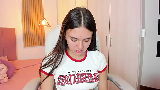 mia nevaeh online show from March 20, 2025, 9:13 pm