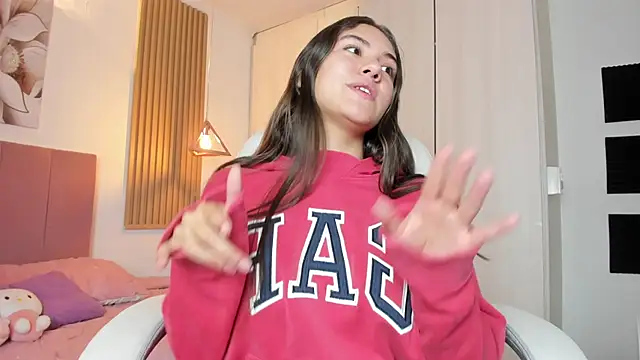 mia nevaeh online show from March 1, 2025, 12:07 am