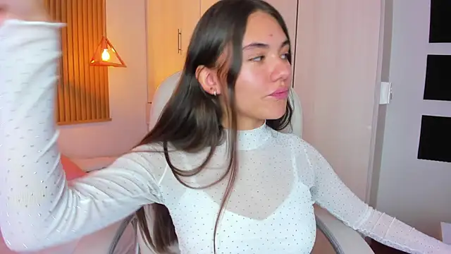 mia nevaeh online show from March 15, 2025, 7:48 pm