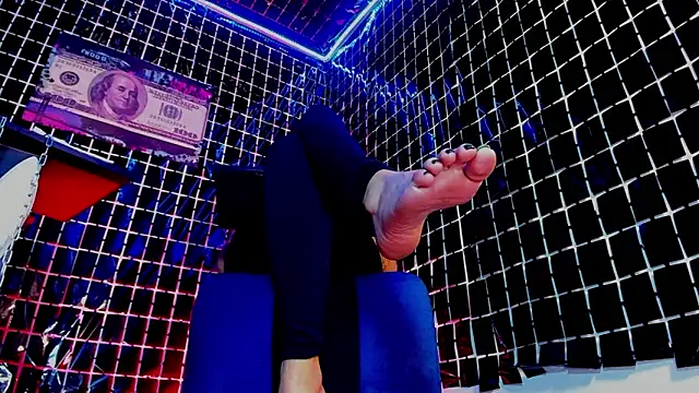 vivi-honey online show from March 8, 2025, 9:08 pm