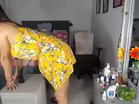 Corina hot online show from October 1, 2025, 10:35 pm