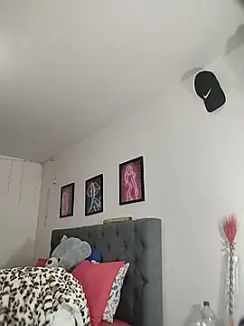 Corina hot online show from March 19, 2025, 8:43 pm