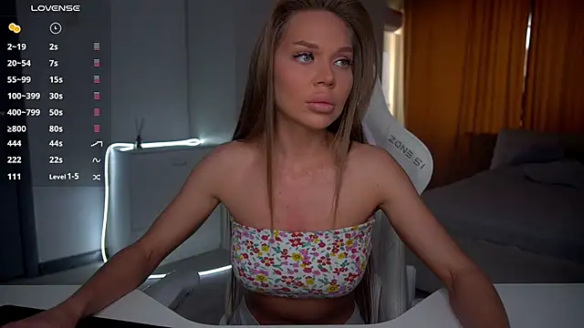 Evelinka online show from April 14, 2026, 1:38 pm