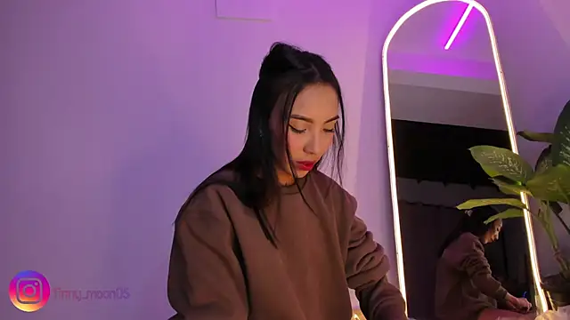 Snapshot of tinymoon- chatting on March 8, 2025, 3:50 am tinymoon- online show from March 8, 2025, 3:50 am