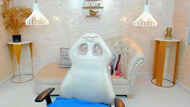 LYA SWEETX online show from January 13, 2026, 4:05 am