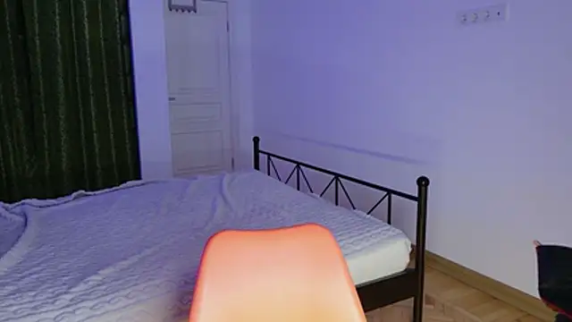 VioletCatt online show from November 27, 2025, 6:47 am