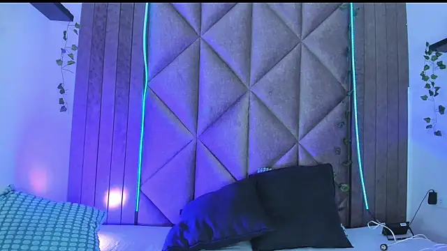 Snapshot of AmyPalmmer chatting on November 8, 2025, 11:47 am AmyPalmmer online show from November 8, 2025, 11:47 am