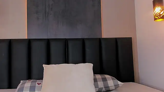 Snapshot of AmyPalmmer chatting on October 1, 2025, 11:58 am AmyPalmmer online show from October 1, 2025, 11:58 am