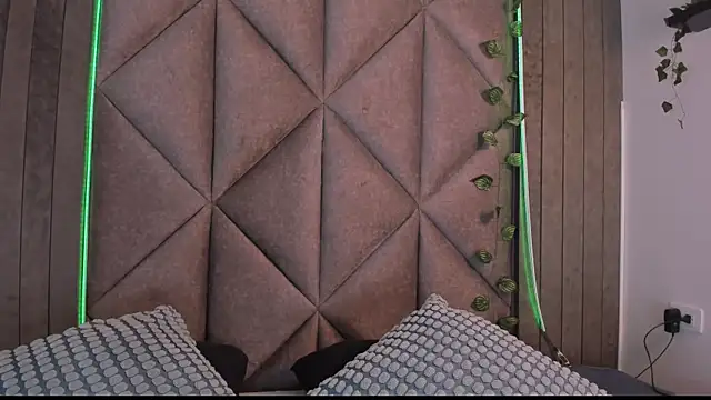 Snapshot of AmyPalmmer chatting on November 19, 2025, 11:43 am AmyPalmmer online show from November 19, 2025, 11:43 am