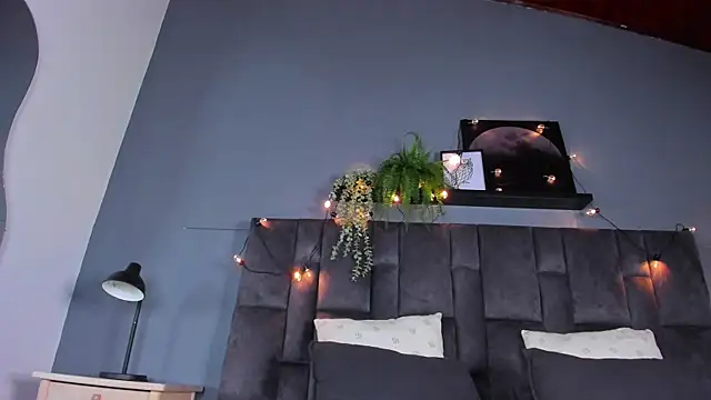 Snapshot of AmyPalmmer chatting on October 10, 2025, 11:55 am AmyPalmmer online show from October 10, 2025, 11:55 am