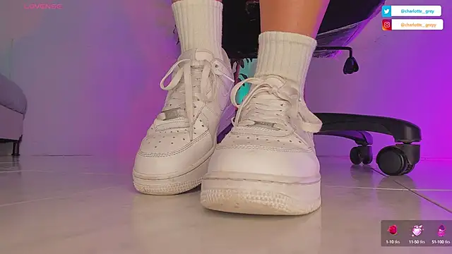 charlotte  grey online show from September 25, 2025, 8:26 pm