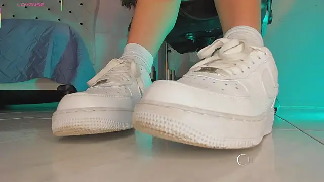 charlotte  grey online show from January 15, 2026, 8:12 pm