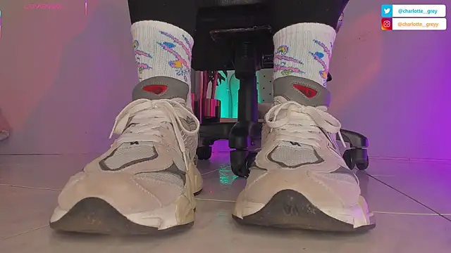 charlotte  grey online show from September 19, 2025, 8:35 pm