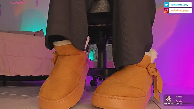 charlotte  grey online show from September 21, 2025, 10:42 am