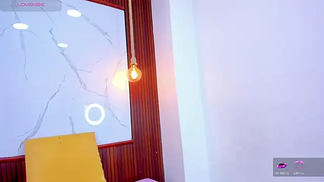 Mia thompson 19 online show from April 10, 2026, 7:21 pm