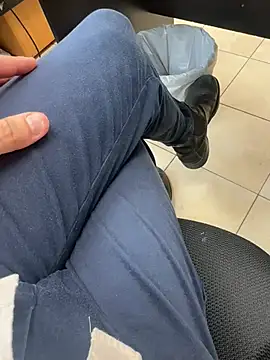 hotisraeli online show from March 6, 2025, 7:58 am