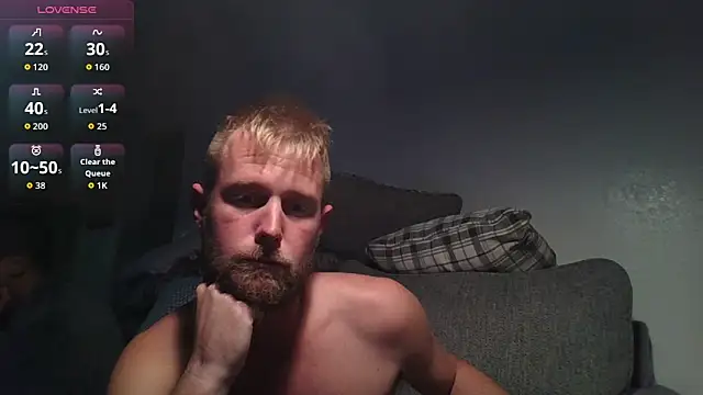 Snapshot of W1LBURN chatting on April 25, 2026, 8:28 pm W1LBURN online show from April 25, 2026, 8:28 pm