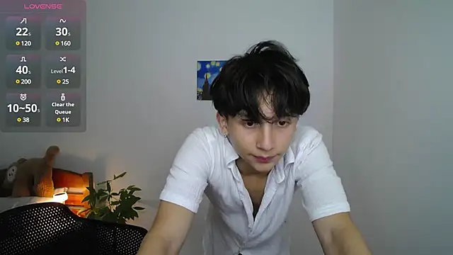 Snapshot of valentino_rigatti chatting on December 27, 2024, 11:42 pm valentino rigatti online show from December 27, 2024, 11:42 pm