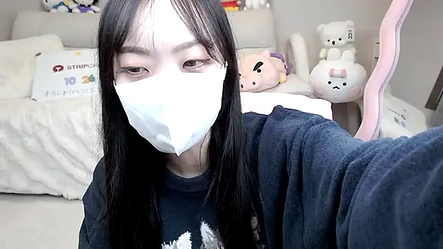 momo room online show from October 26, 2025, 6:03 am