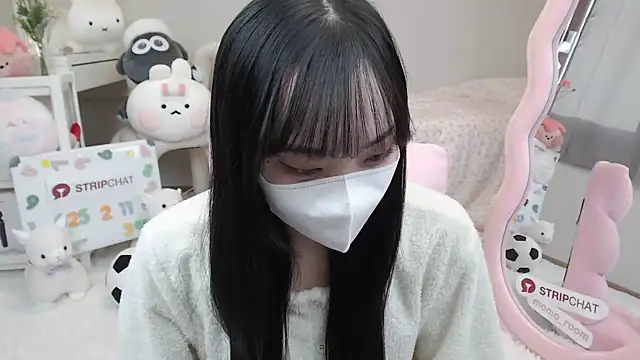 momo room online show from February 11, 2025, 6:40 am