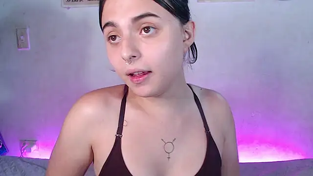 elizabethtaylorxxx online show from February 24, 2025, 1:24 am