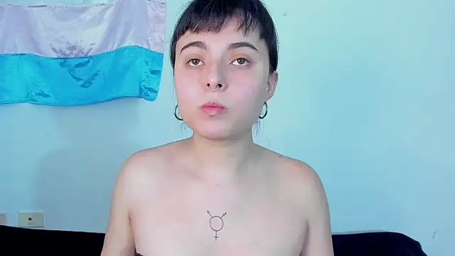 elizabethtaylorxxx online show from November 30, 2025, 9:04 pm