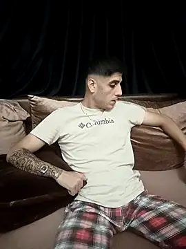 Snapshot of arenn1997 chatting on September 21, 2025, 10:15 pm arenn1997 online show from September 21, 2025, 10:15 pm