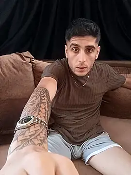 Snapshot of arenn1997 chatting on October 14, 2025, 12:50 pm arenn1997 online show from October 14, 2025, 12:50 pm