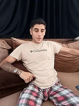 Snapshot of arenn1997 chatting on September 10, 2025, 12:26 pm arenn1997 online show from September 10, 2025, 12:26 pm