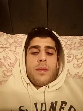 arenn1997 online show from February 18, 2026, 12:19 am