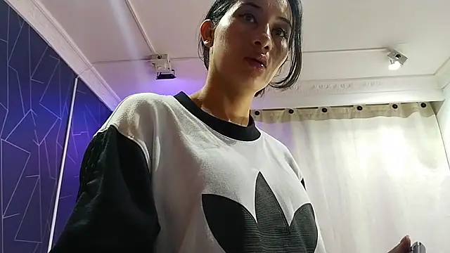 Snapshot of Cataleyalove_ADY chatting on March 18, 2025, 5:45 am Cataleyalove ADY online show from March 18, 2025, 5:45 am