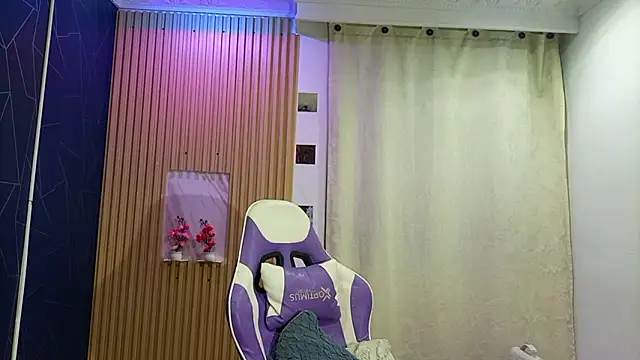 Cataleyalove ADY online show from December 18, 2025, 3:11 am