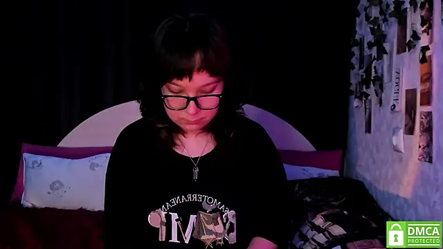 dreamgirllovee online show from October 11, 2025, 9:27 pm