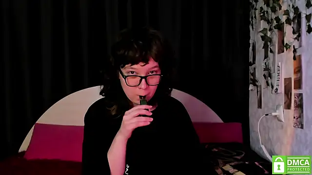 dreamgirllovee online show from November 10, 2025, 2:05 am