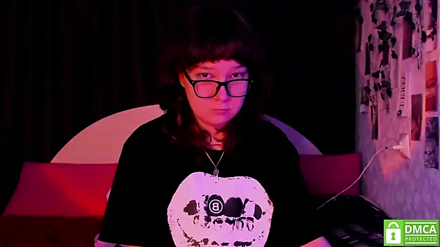 dreamgirllovee online show from November 4, 2025, 11:30 pm