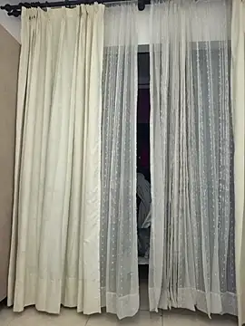 viollett 28 online show from February 10, 2026, 11:59 pm