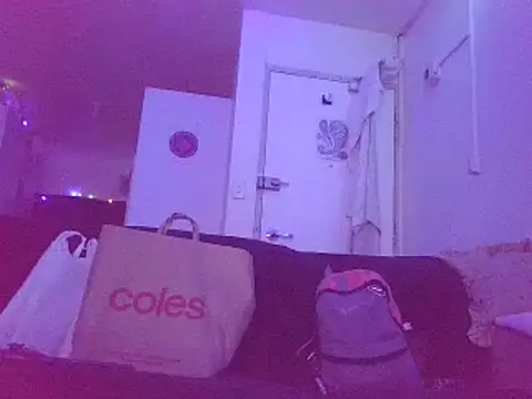 QueenMilf36 online show from December 22, 2024, 1:33 pm