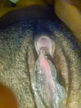 Snapshot of GlitterpuffPastry chatting on December 4, 2024, 5:32 am GlitterpuffPastry online show from December 4, 2024, 5:32 am