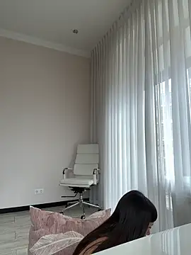 Hott Lolla online show from March 13, 2025, 8:04 am